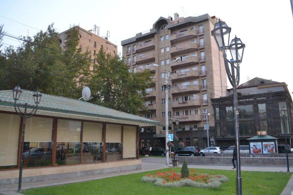 The Rooms Hostel Ереван Экстерьер фото