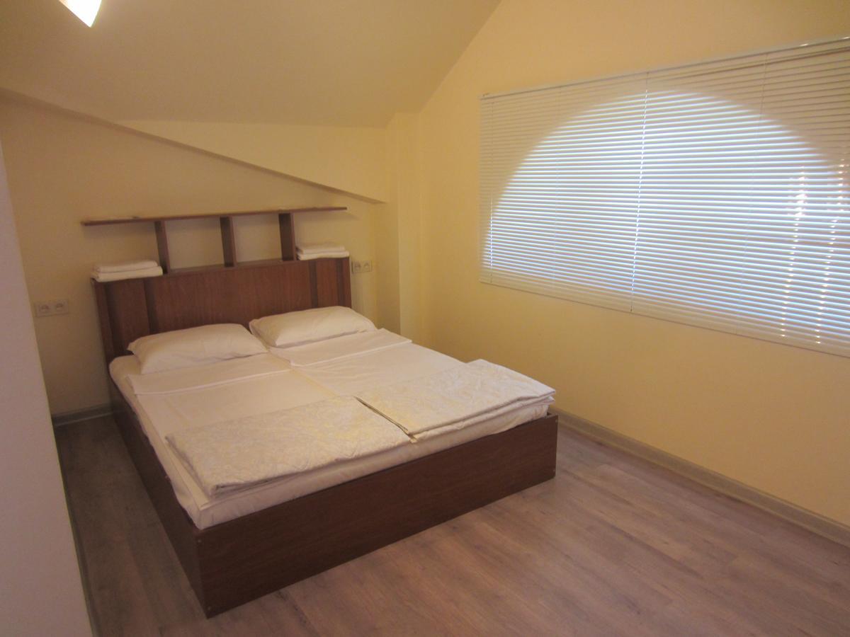 The Rooms Hostel Ереван Экстерьер фото